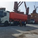کشتی حامل خاک مورد نیاز تولید کود فسفاته در استان بوشهر پهلو گرفت